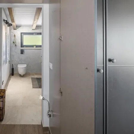 Lovely In With Kitchen Rovinj