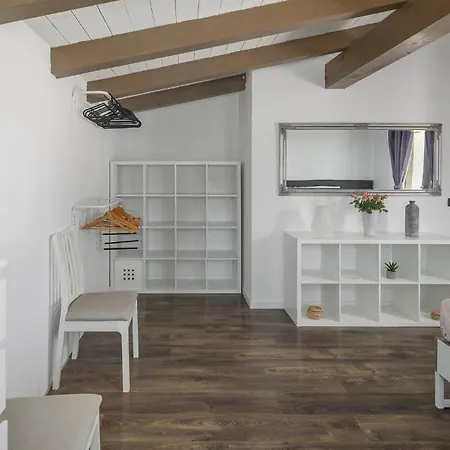 Holiday home Lovely In With Kitchen Rovinj